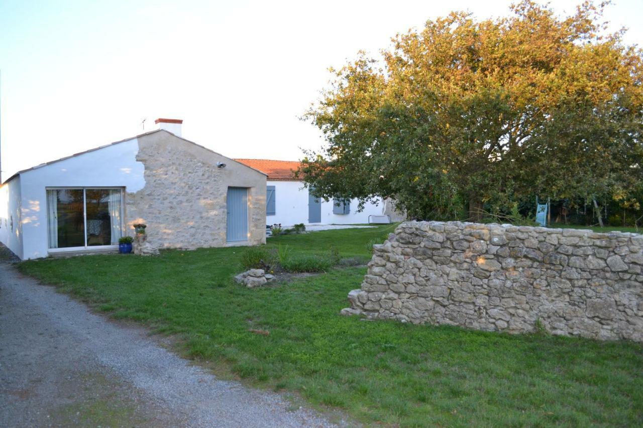 Les Pensions Du Joslin Bouin  Exterior photo